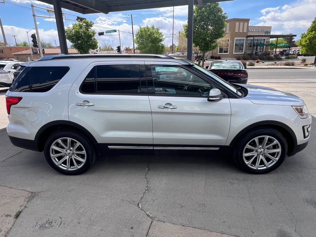 2017 Ford Explorer Image 4