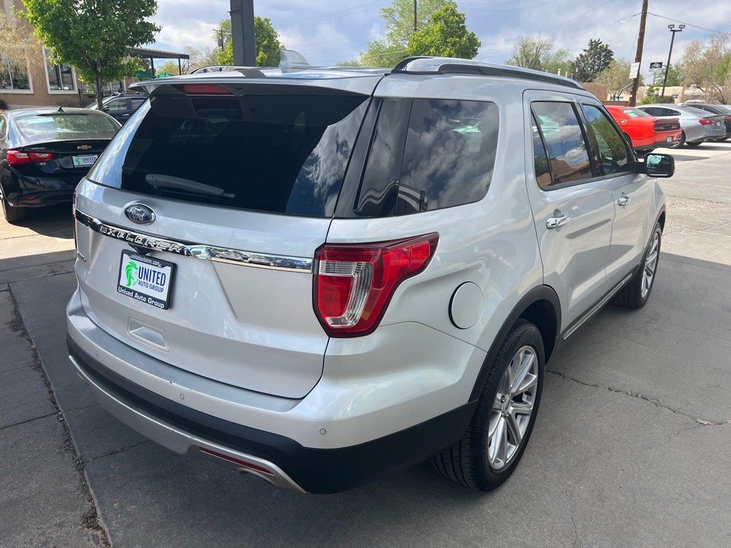 2017 Ford Explorer Image 5