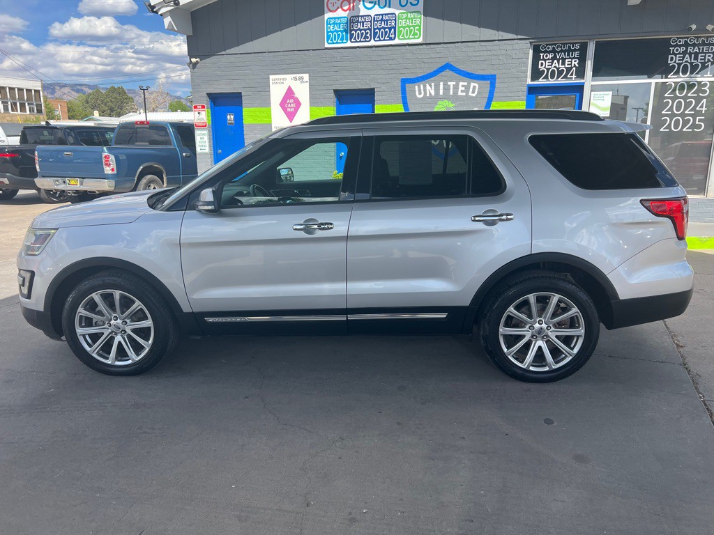 2017 Ford Explorer Image 8