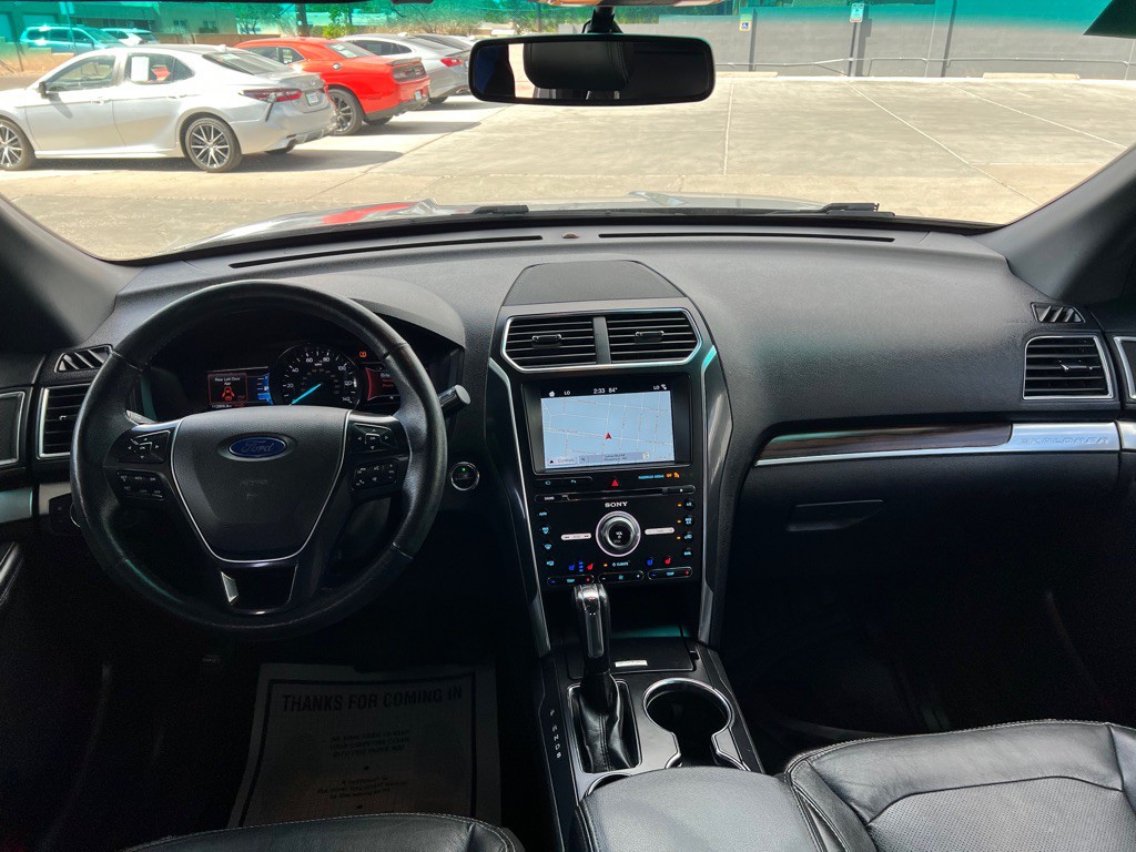 2017 Ford Explorer Image 9