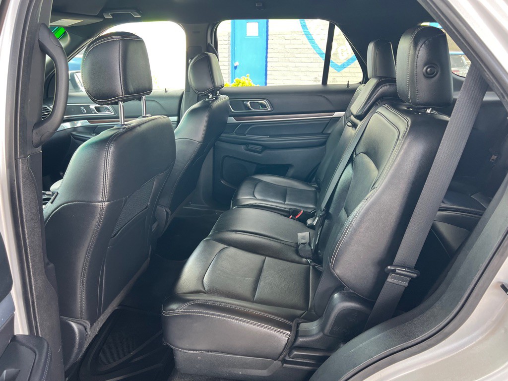 2017 Ford Explorer Image 13