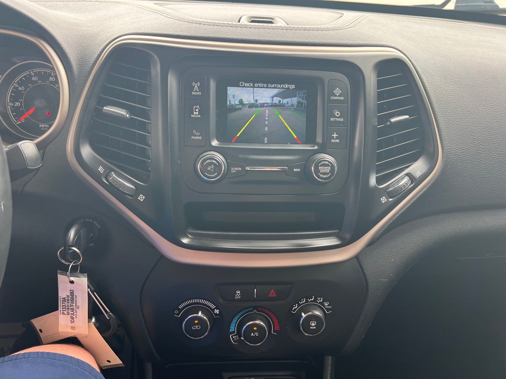 2015 Jeep Cherokee Image 15