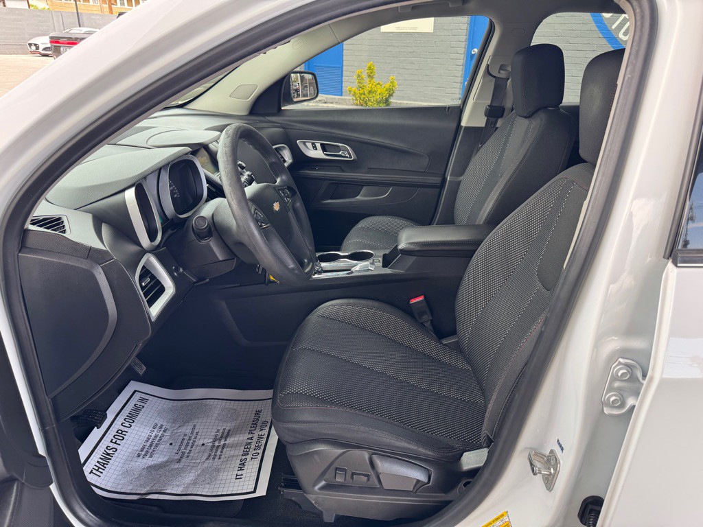 2017 Chevrolet Equinox Image 12