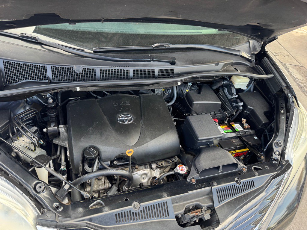 2017 Toyota Sienna Image 20