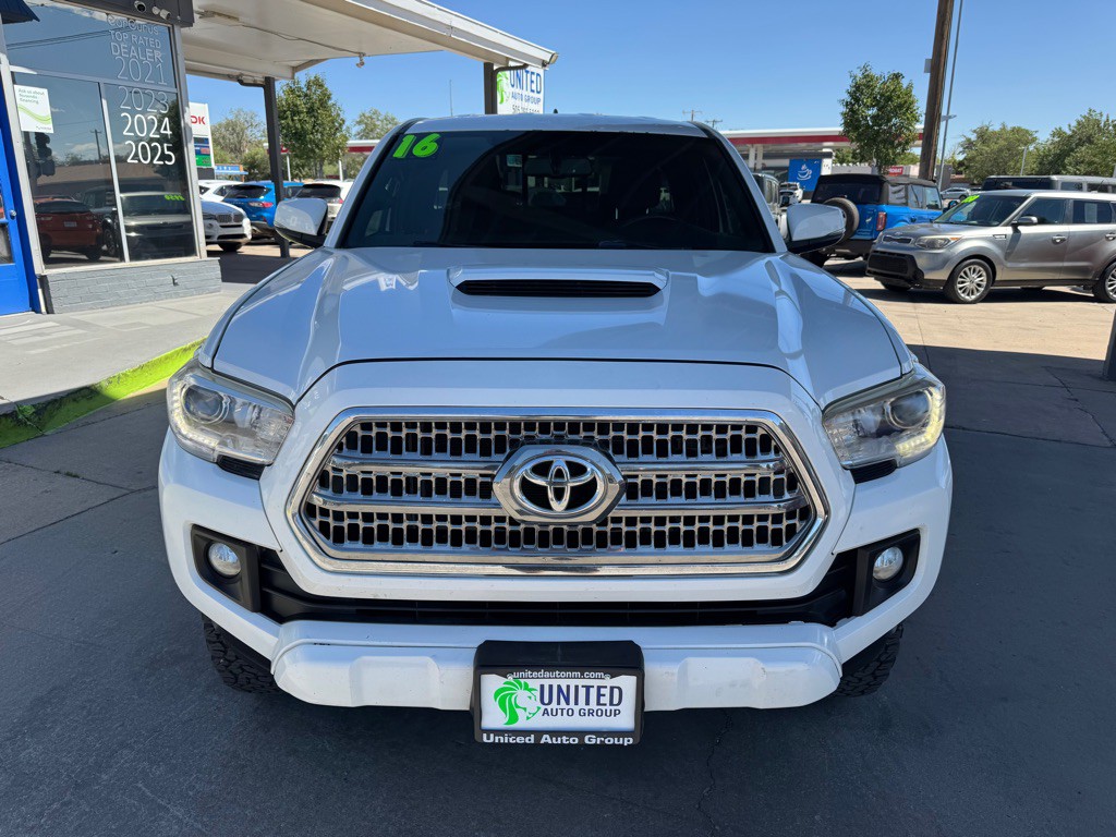 2016 Toyota Tacoma Image 2