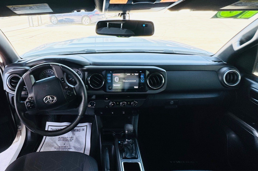 2016 Toyota Tacoma Image 9