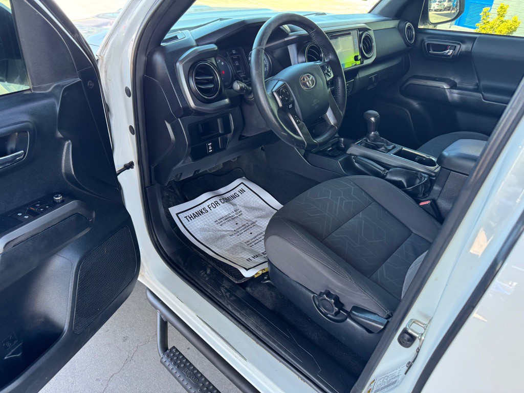2016 Toyota Tacoma Image 11