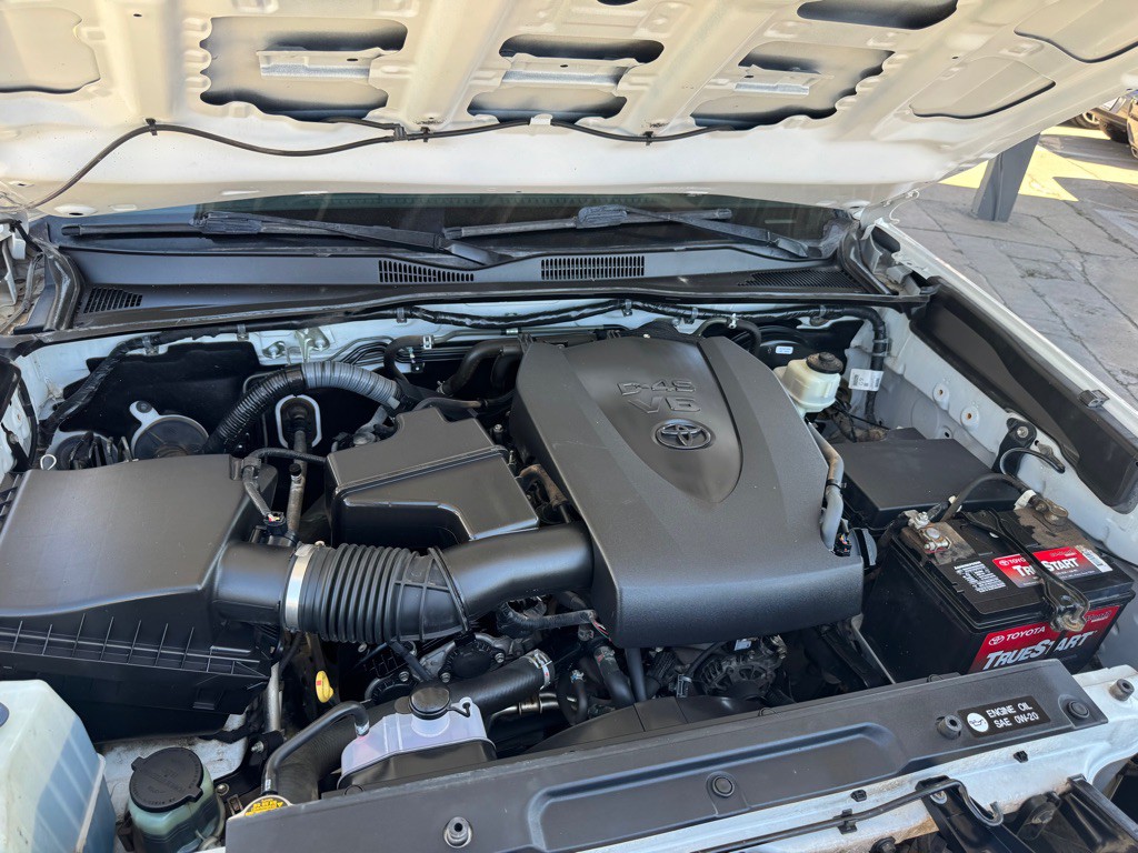 2016 Toyota Tacoma Image 19