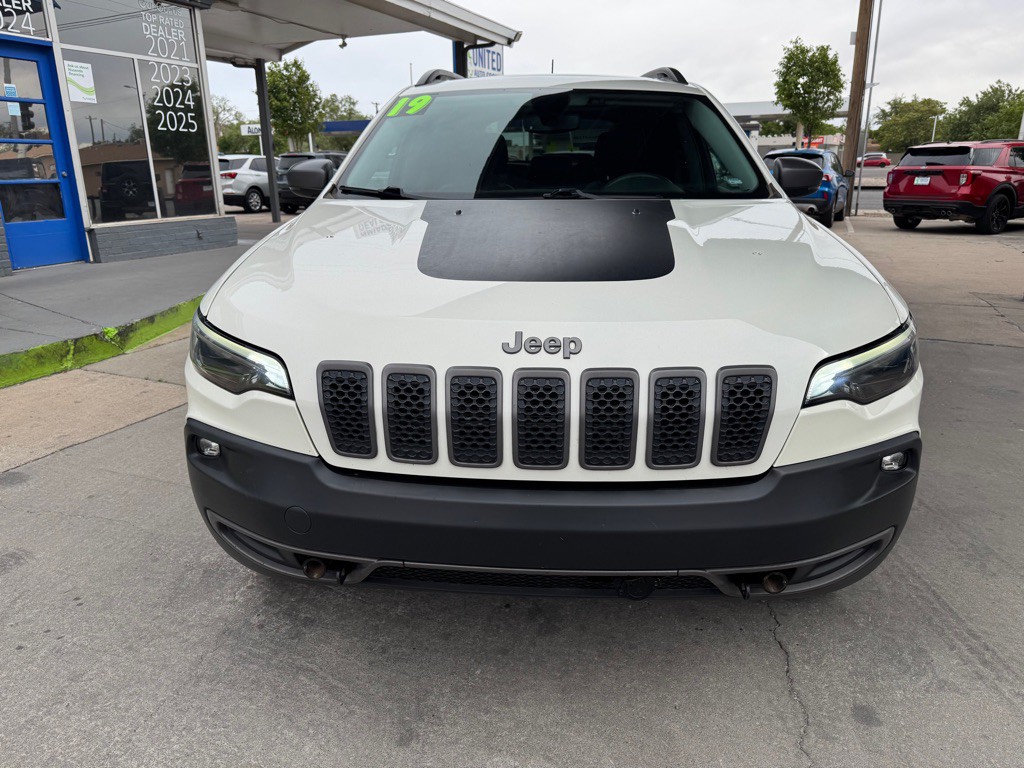 2019 Jeep Cherokee Image 2