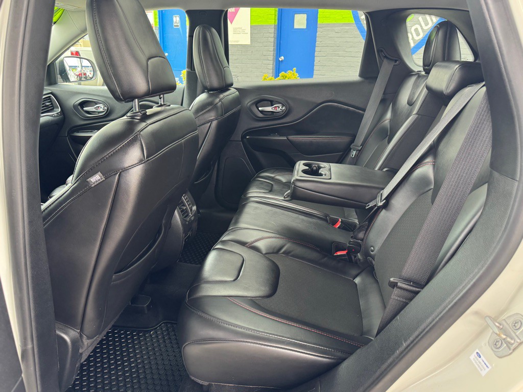 2019 Jeep Cherokee Image 13