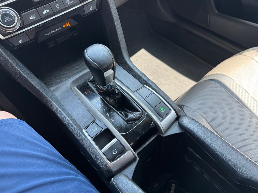 2017 Honda Civic Image 16