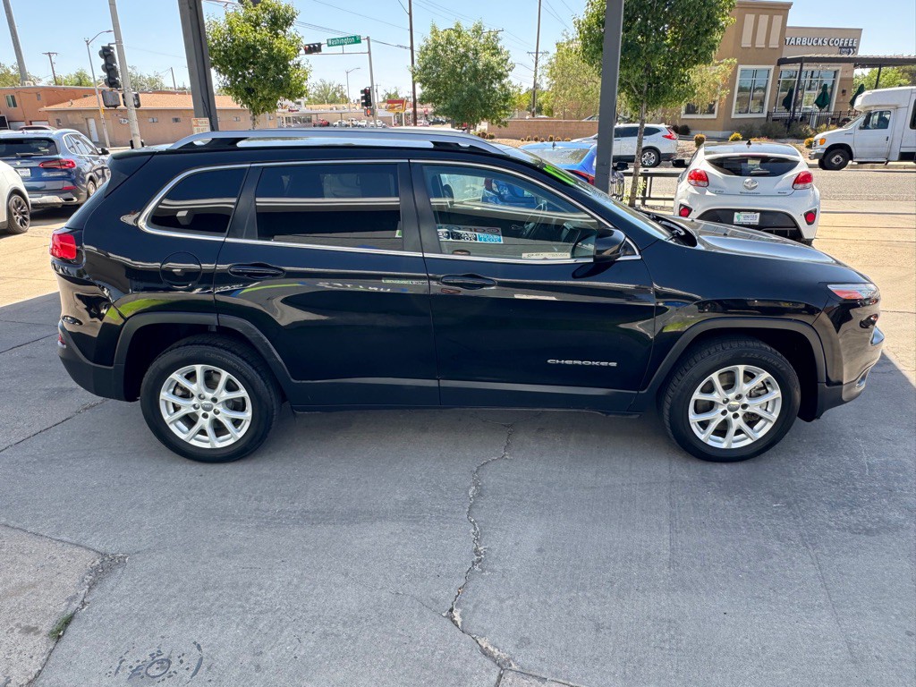 2017 Jeep Cherokee Image 4