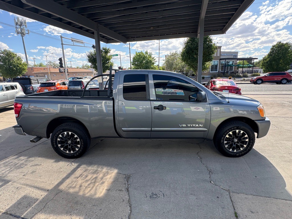 2009 Nissan Titan Image 4