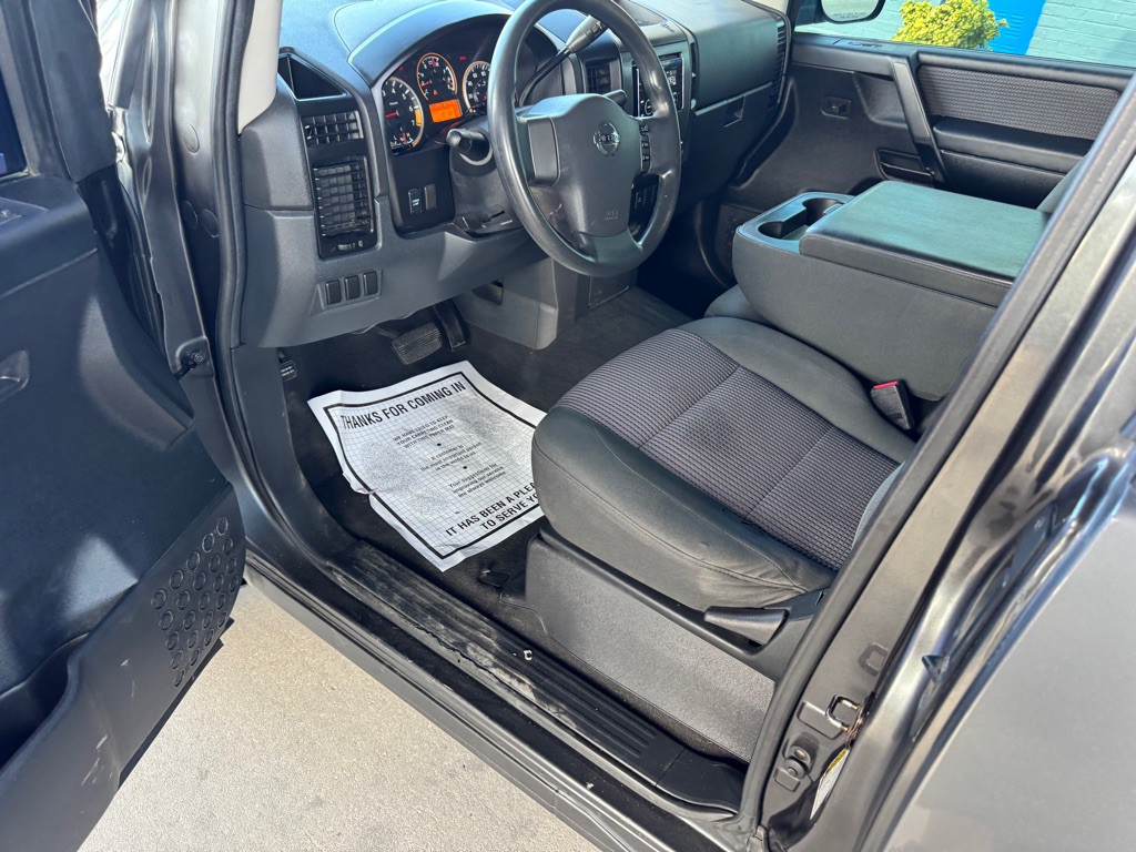 2009 Nissan Titan Image 11