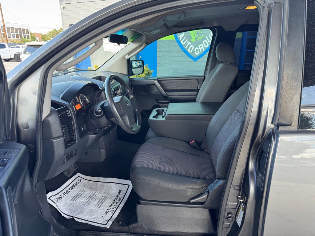 2009 Nissan Titan Image 12