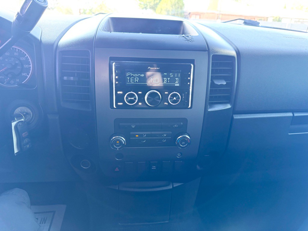 2009 Nissan Titan Image 15