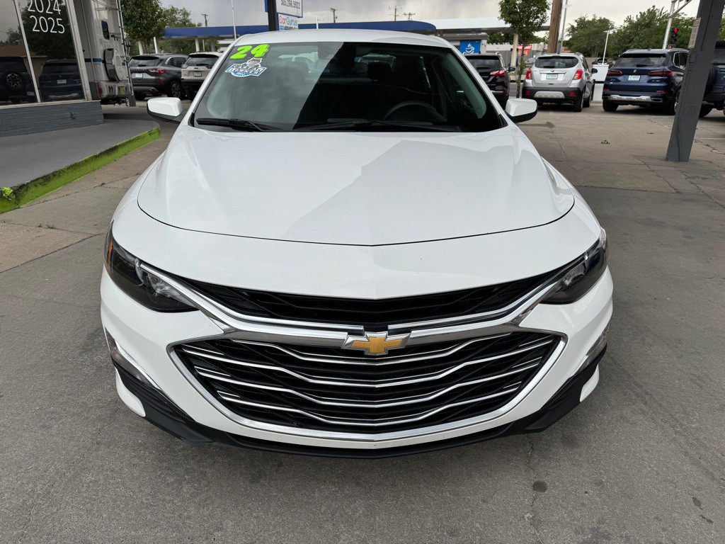 2024 Chevrolet Malibu Image 2
