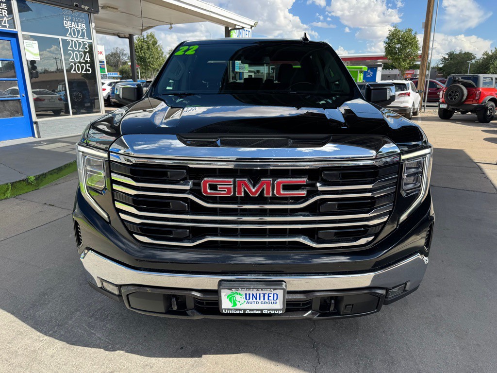 2022 GMC Sierra Image 2