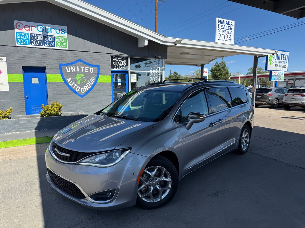 2018 Chrysler Pacifica Image 1