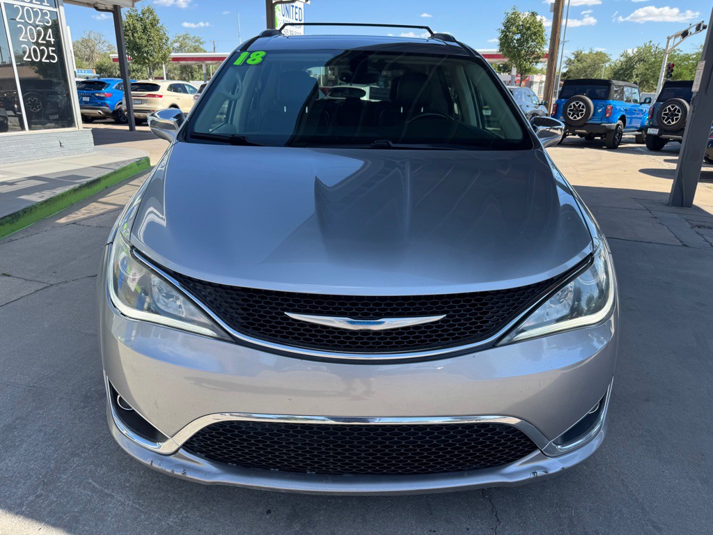 2018 Chrysler Pacifica Image 2