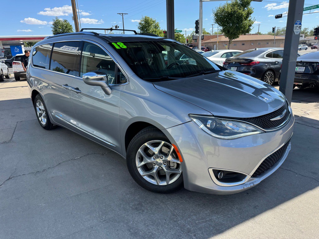2018 Chrysler Pacifica Image 3