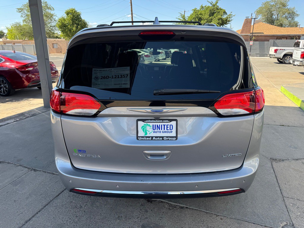 2018 Chrysler Pacifica Image 6