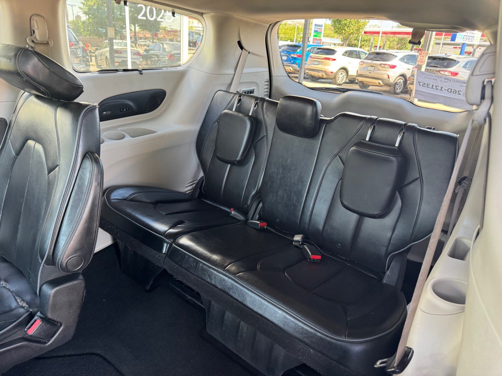 2018 Chrysler Pacifica Image 14