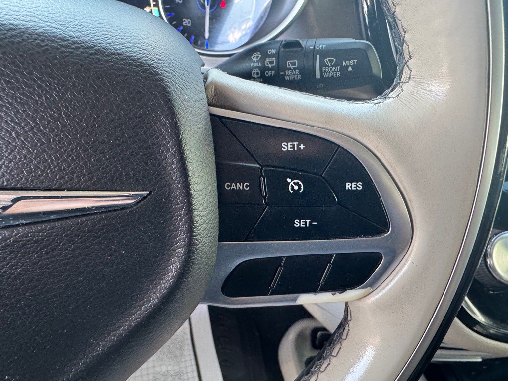 2018 Chrysler Pacifica Image 20