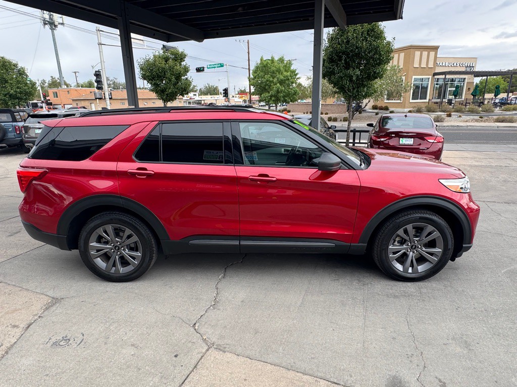2021 Ford Explorer Image 4