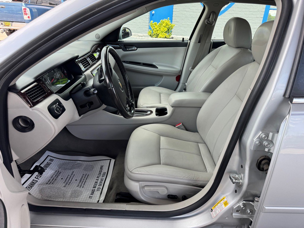2013 Chevrolet Impala Image 12