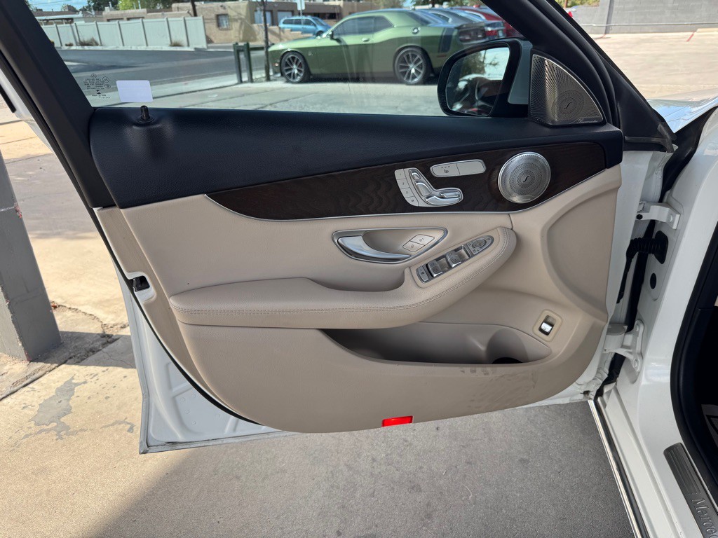 2017 Mercedes-Benz C-Class Image 10