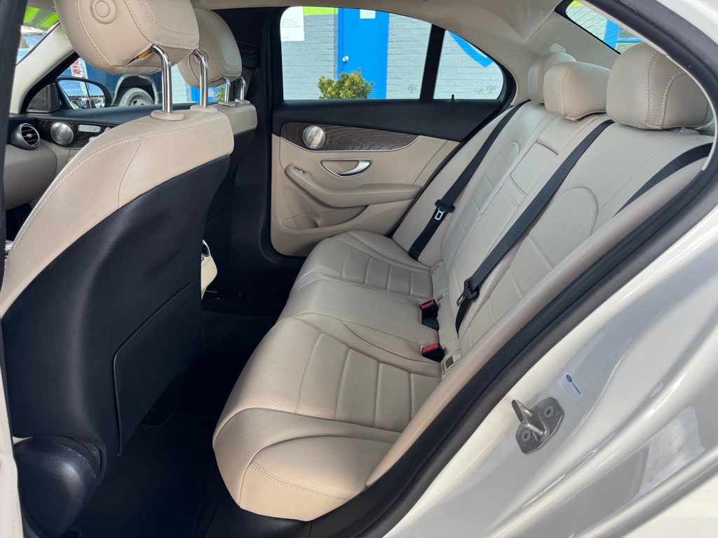 2017 Mercedes-Benz C-Class Image 13