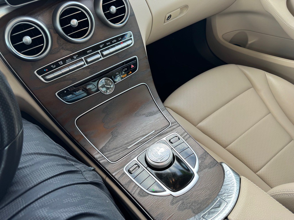 2017 Mercedes-Benz C-Class Image 16