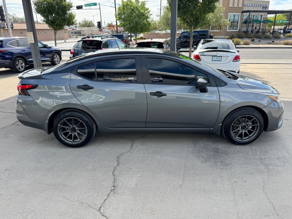 2025 Nissan Versa Image 4