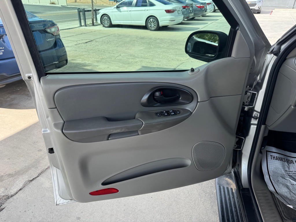 2004 Chevrolet Trailblazer Image 10