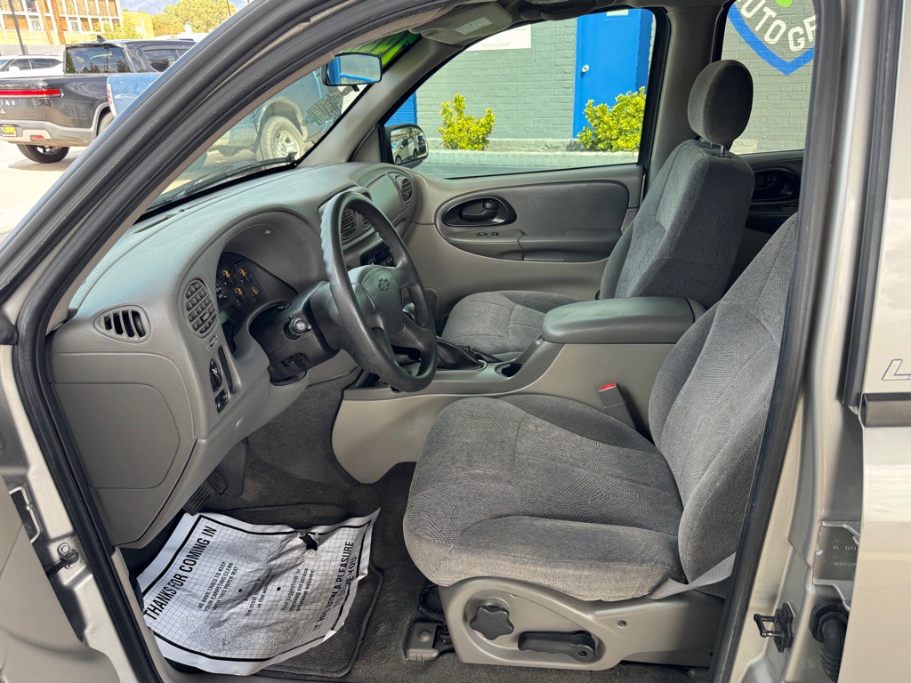 2004 Chevrolet Trailblazer Image 12