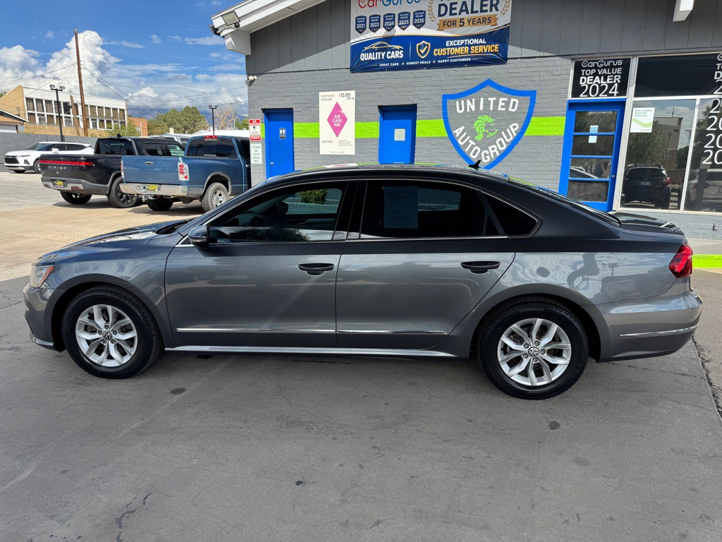 2017 Volkswagen Passat Image 8