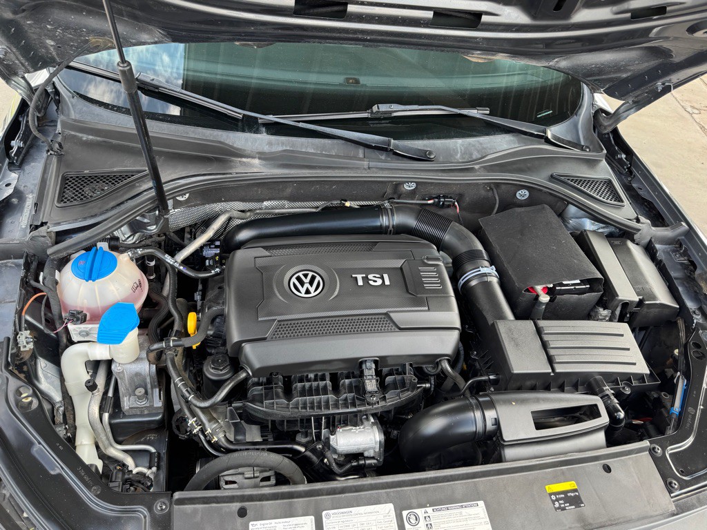 2017 Volkswagen Passat Image 19