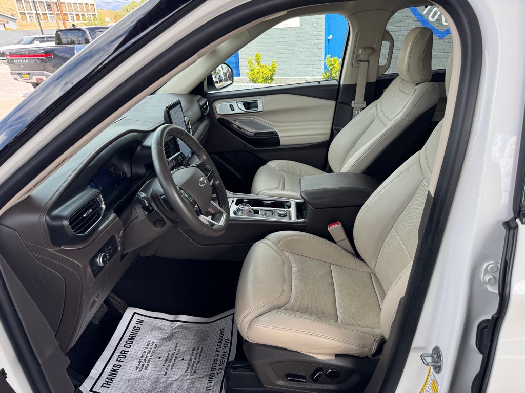 2020 Ford Explorer Image 12