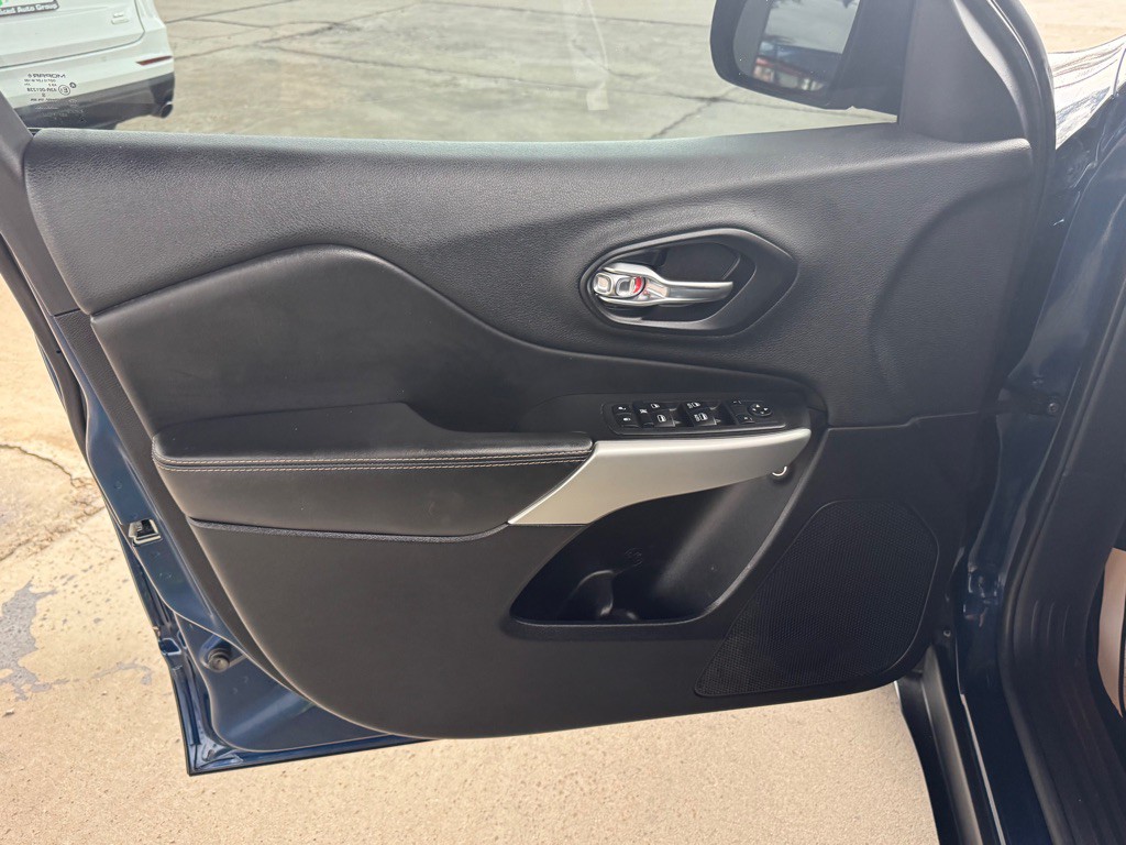 2018 Jeep Cherokee Image 10