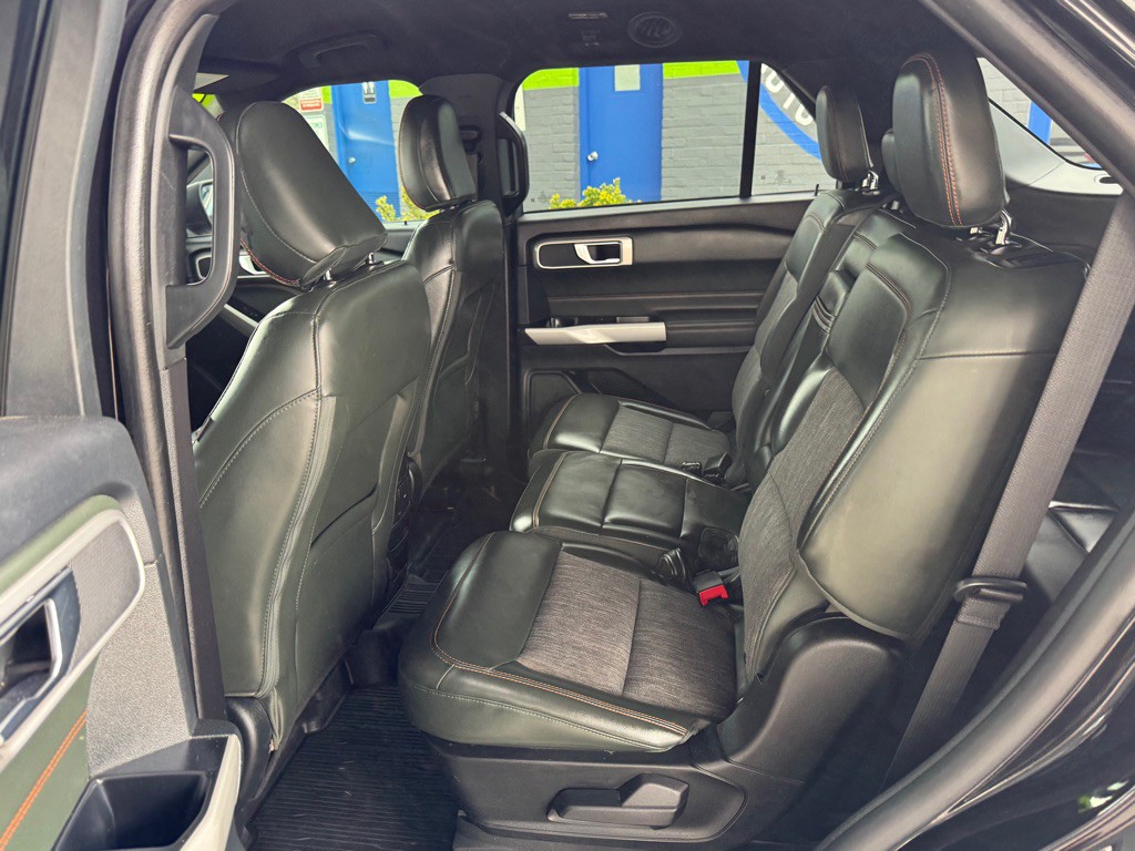 2022 Ford Explorer Image 13