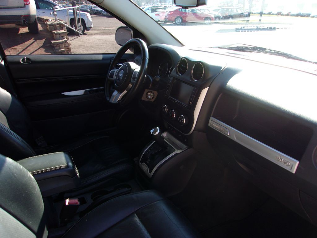2017 Jeep Compass Image 7