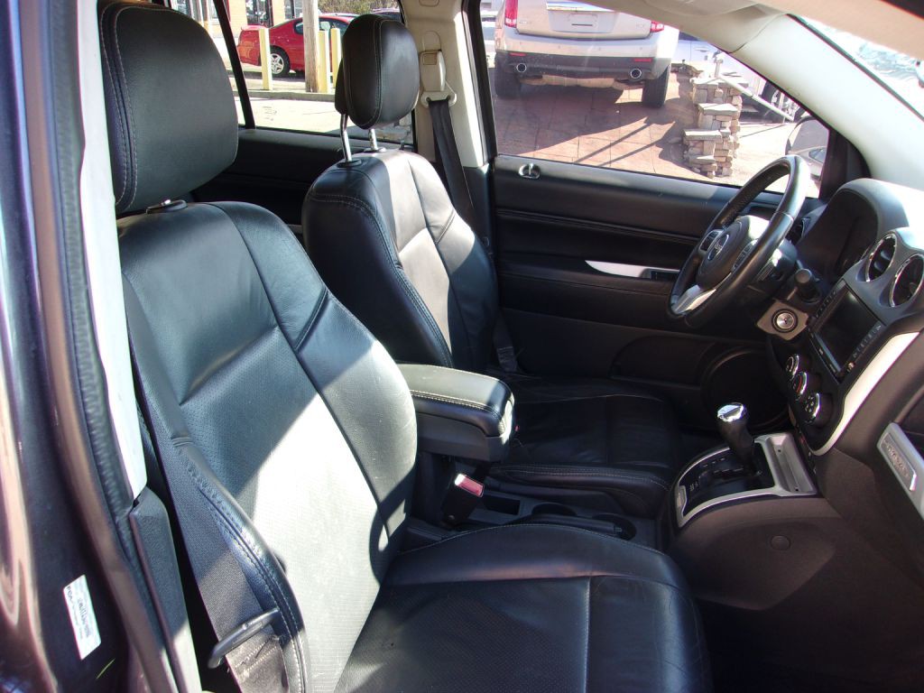 2017 Jeep Compass Image 8