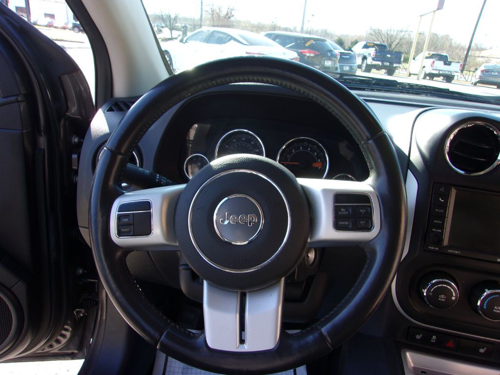 2017 Jeep Compass Image 18