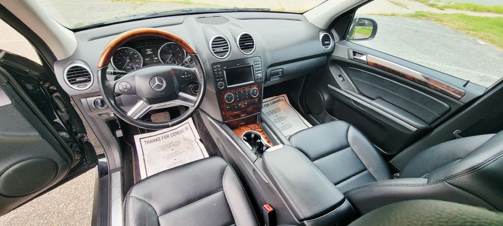 2010 Mercedes-Benz M-Class Image 10