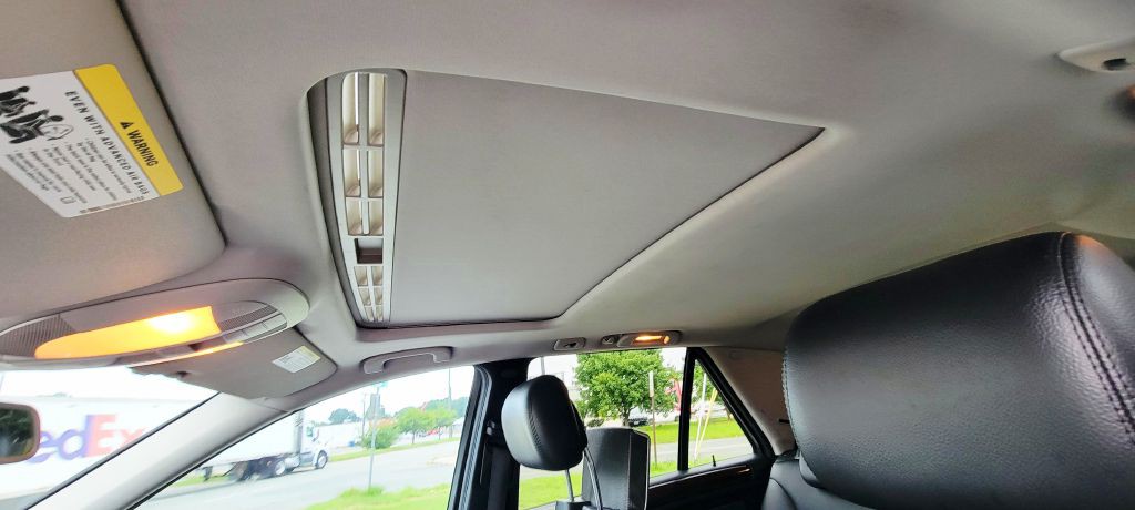 2010 Mercedes-Benz M-Class Image 11