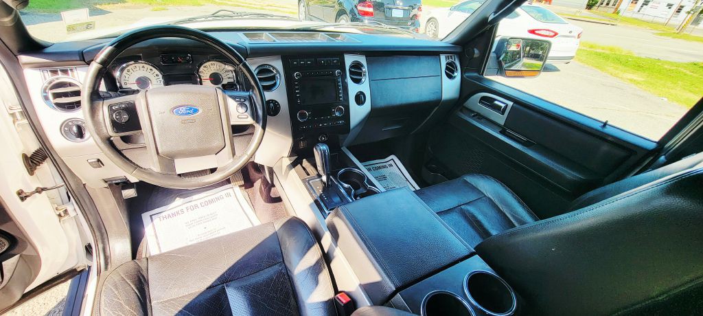 2011 Ford Expedition Image 12