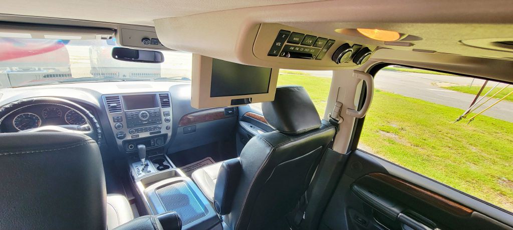 2011 Nissan Armada Image 10