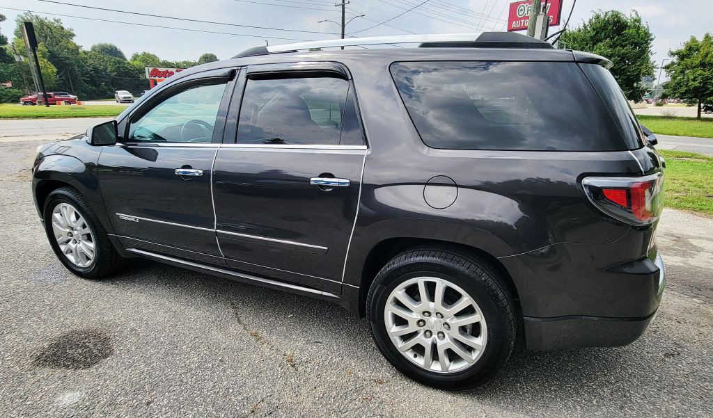 2016 GMC Acadia Image 2