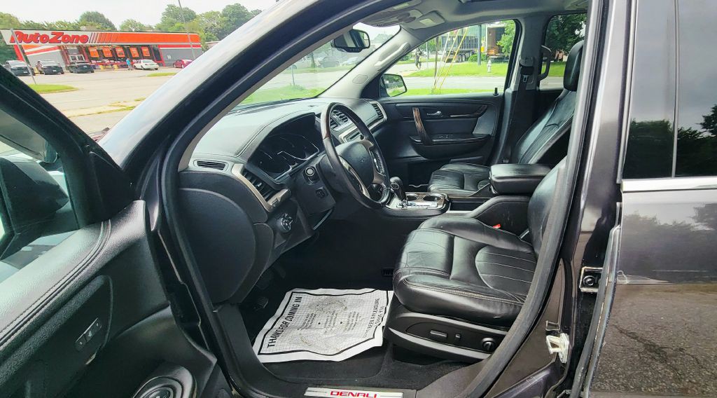 2016 GMC Acadia Image 8